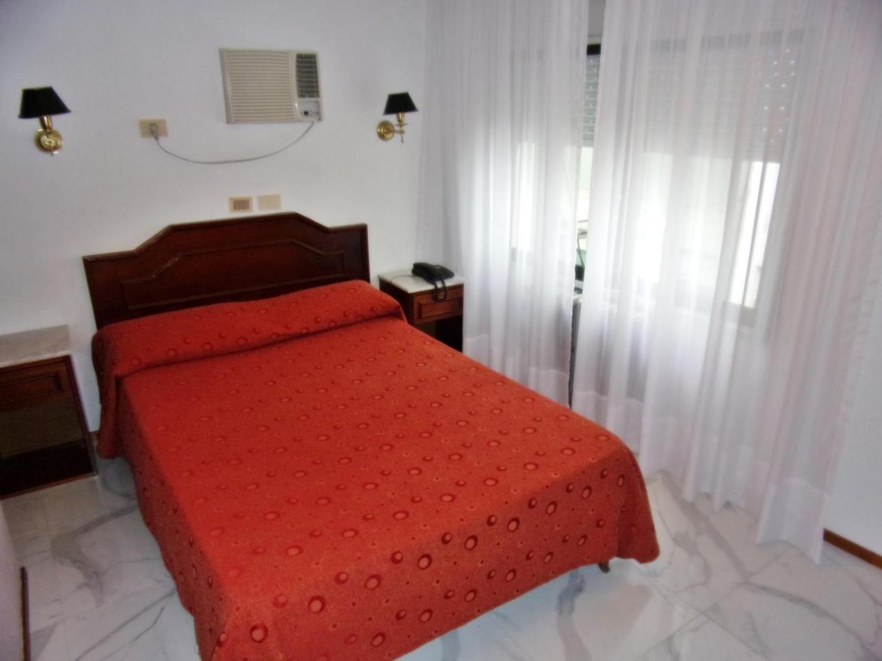 Hotel Tres Sargentos Буэнос-Айрес Экстерьер фото